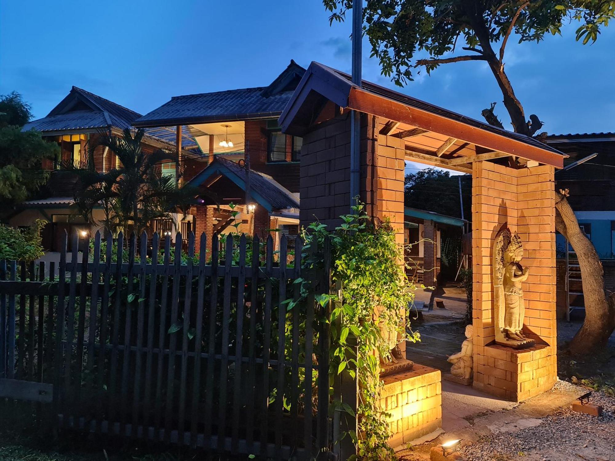 Apartmán Tepbunthomhouse Ayutthaya Exteriér fotografie