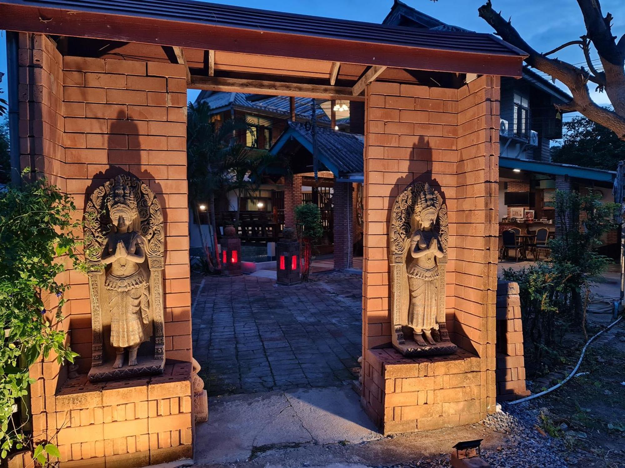 Apartmán Tepbunthomhouse Ayutthaya Exteriér fotografie